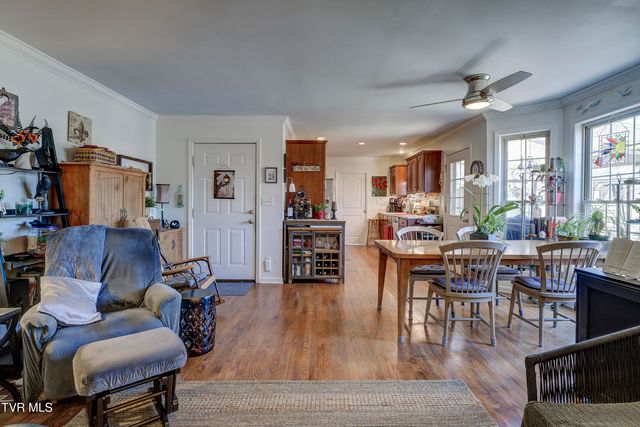404 East Mountain View Road 104, Johnson City, TN 37601