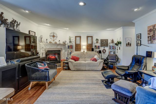 404 East Mountain View Road 104, Johnson City, TN 37601