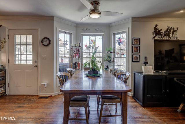 404 East Mountain View Road 104, Johnson City, TN 37601