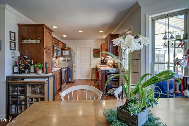 404 East Mountain View Road 104, Johnson City, TN 37601