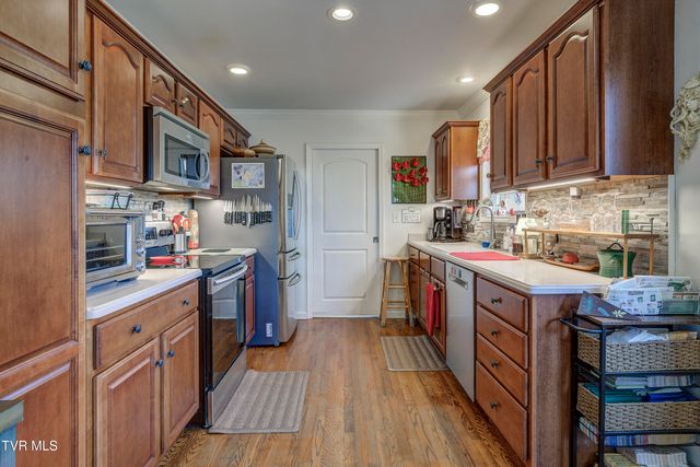 404 East Mountain View Road 104, Johnson City, TN 37601