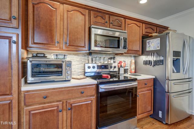 404 East Mountain View Road 104, Johnson City, TN 37601