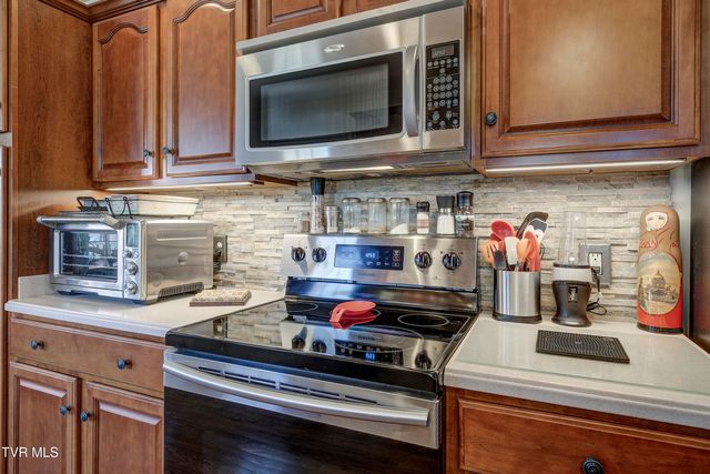 404 East Mountain View Road 104, Johnson City, TN 37601