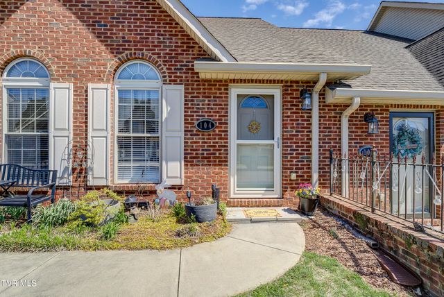 404 East Mountain View Road 104, Johnson City, TN 37601