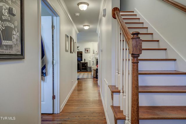 404 East Mountain View Road 104, Johnson City, TN 37601