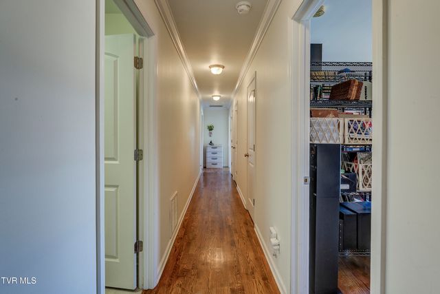 404 East Mountain View Road 104, Johnson City, TN 37601