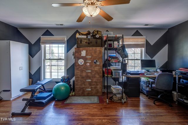 404 East Mountain View Road 104, Johnson City, TN 37601