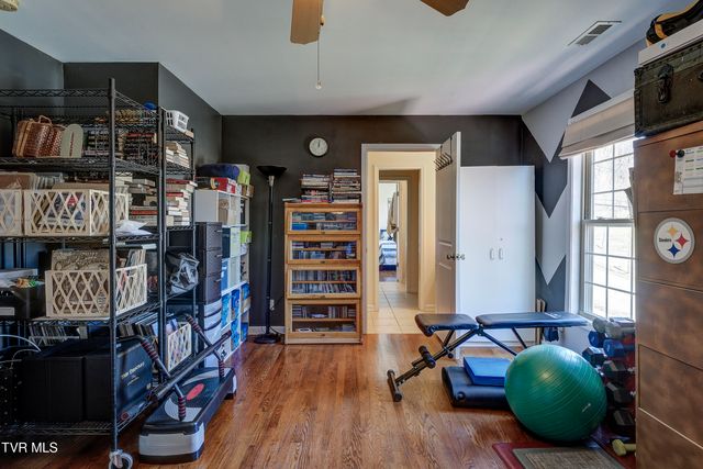 404 East Mountain View Road 104, Johnson City, TN 37601