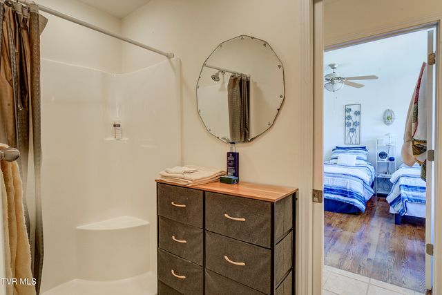 404 East Mountain View Road 104, Johnson City, TN 37601