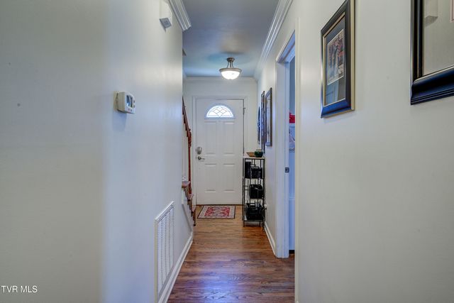 404 East Mountain View Road 104, Johnson City, TN 37601