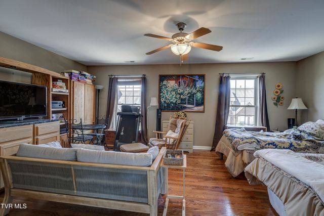 404 East Mountain View Road 104, Johnson City, TN 37601