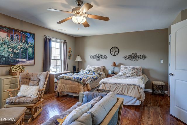 404 East Mountain View Road 104, Johnson City, TN 37601