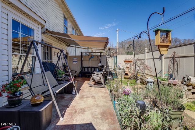 404 East Mountain View Road 104, Johnson City, TN 37601