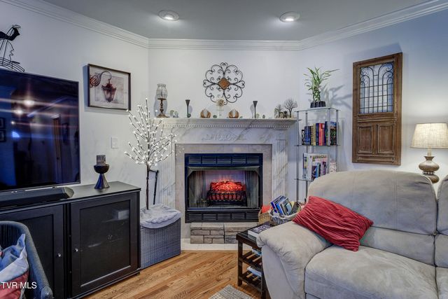 404 East Mountain View Road 104, Johnson City, TN 37601
