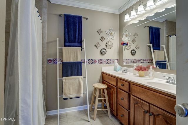 404 East Mountain View Road 104, Johnson City, TN 37601
