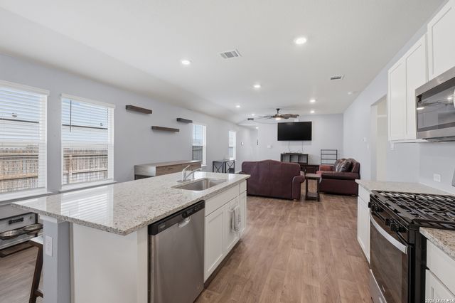 4219 THYME GDN, Von Ormy, TX 78073