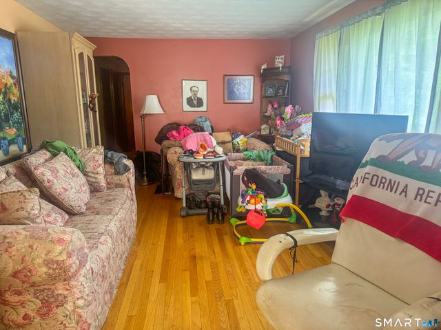 140 Bailey Avenue, Meriden, CT 06451