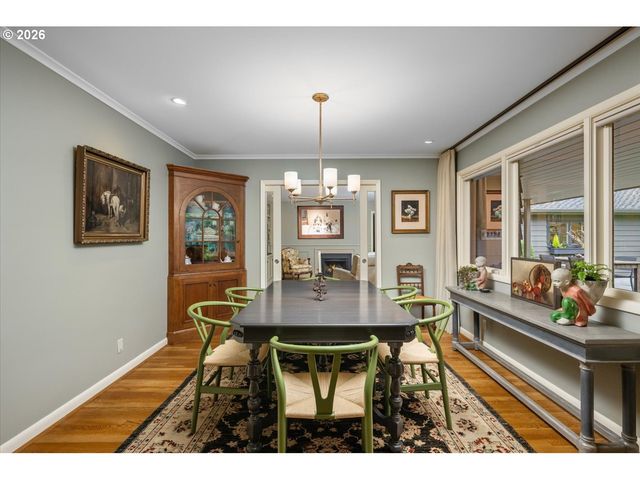 9792 Sw ARBORCREST Way, Portland, OR 97225