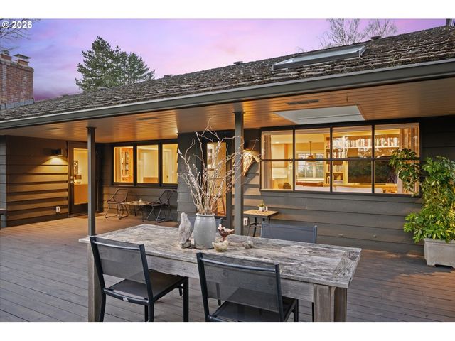 9792 Sw ARBORCREST Way, Portland, OR 97225