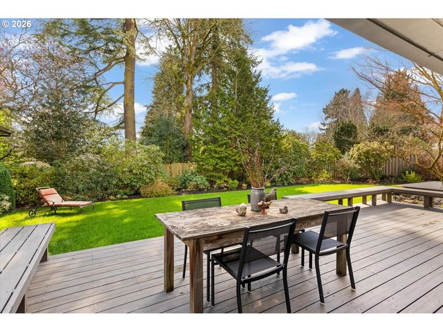 9792 Sw ARBORCREST Way, Portland, OR 97225