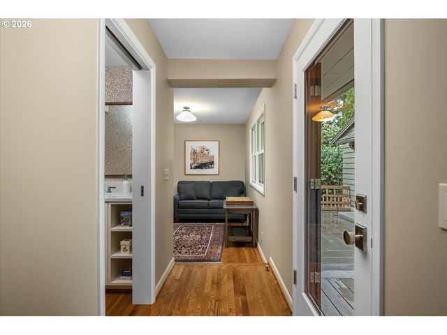 9792 Sw ARBORCREST Way, Portland, OR 97225