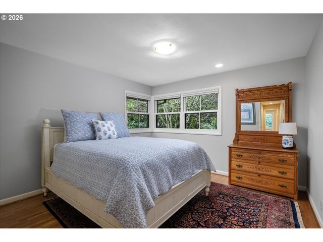 9792 Sw ARBORCREST Way, Portland, OR 97225