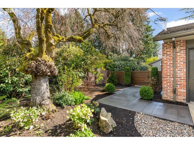9792 Sw ARBORCREST Way, Portland, OR 97225