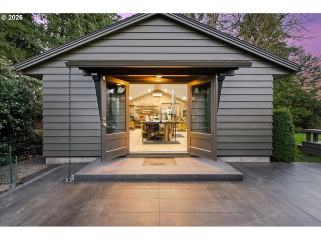 9792 Sw ARBORCREST Way, Portland, OR 97225