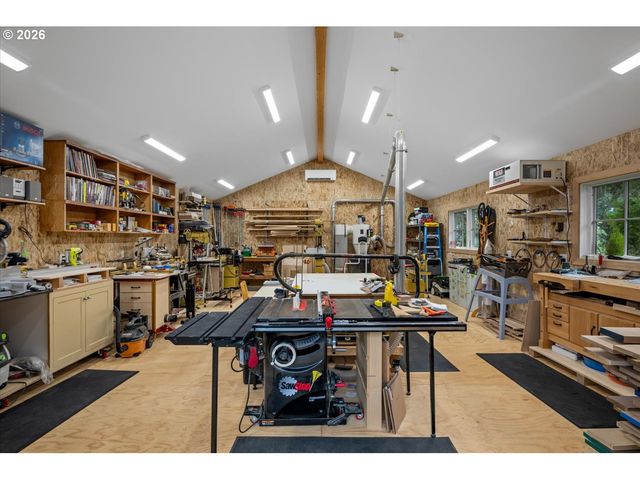 9792 Sw ARBORCREST Way, Portland, OR 97225