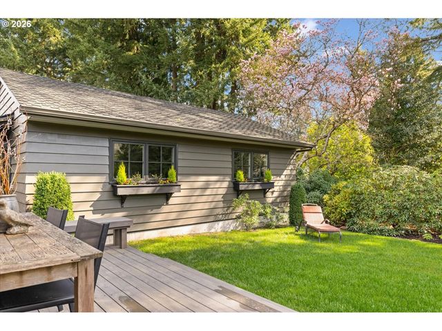 9792 Sw ARBORCREST Way, Portland, OR 97225