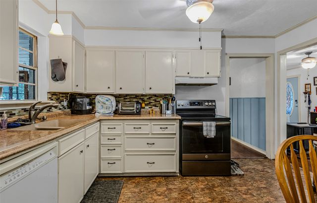 112 Oak Drive, Terrell, TX 75160