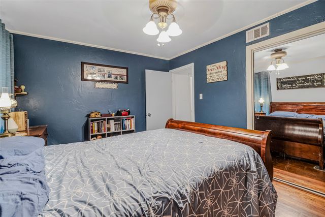 112 Oak Drive, Terrell, TX 75160