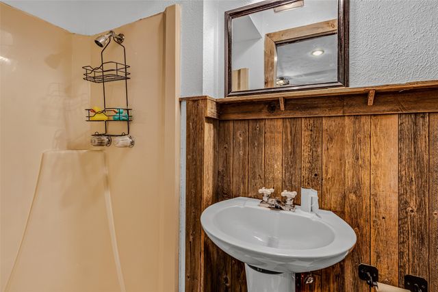 112 Oak Drive, Terrell, TX 75160