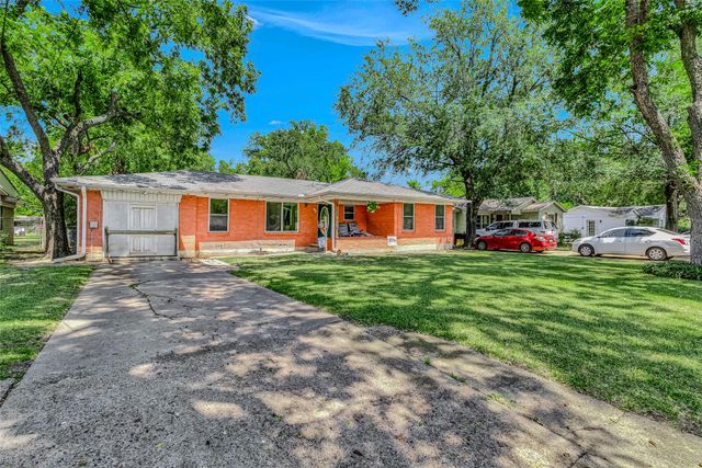112 Oak Drive, Terrell, TX 75160