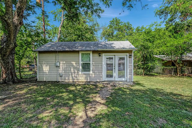112 Oak Drive, Terrell, TX 75160