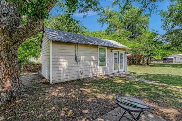112 Oak Drive, Terrell, TX 75160