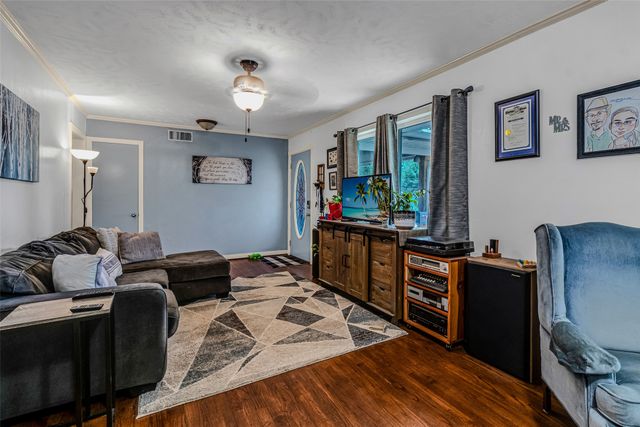 112 Oak Drive, Terrell, TX 75160