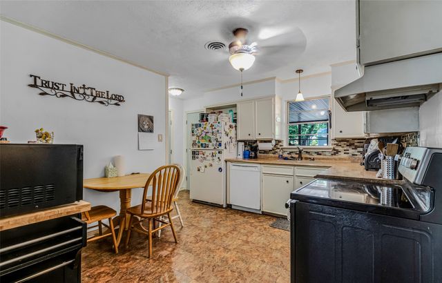 112 Oak Drive, Terrell, TX 75160