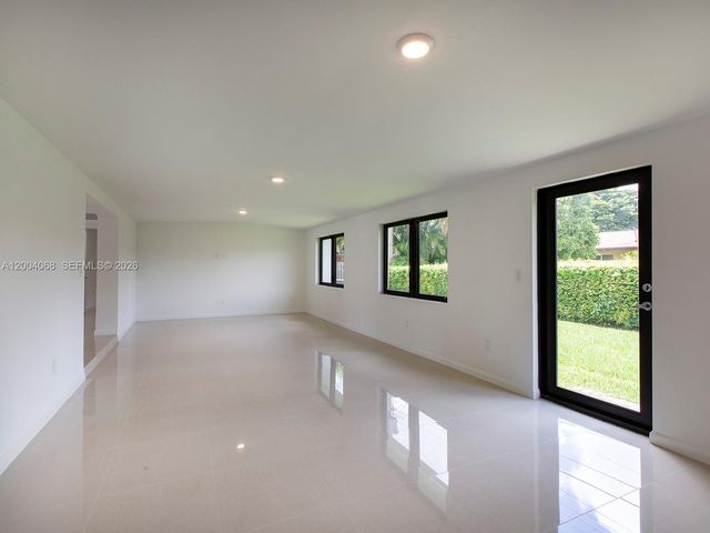 8790 SW 85th St, Miami, FL 33173