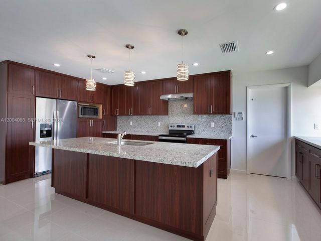 8790 SW 85th St, Miami, FL 33173