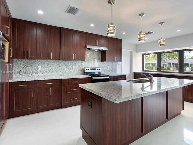 8790 SW 85th St, Miami, FL 33173