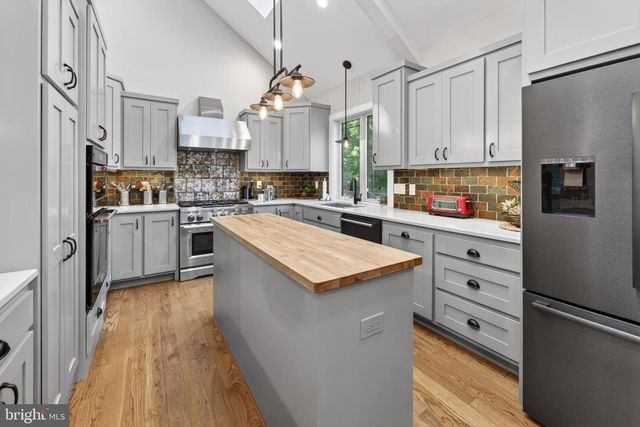683 GRAVELLY HOLLOW RD, Medford, NJ 08055