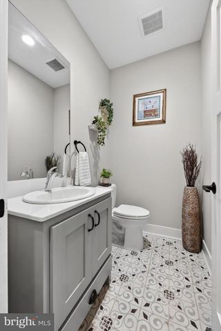 683 GRAVELLY HOLLOW RD, Medford, NJ 08055