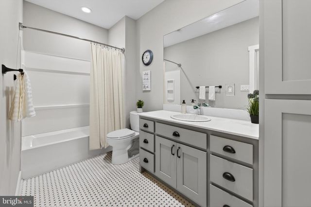 683 GRAVELLY HOLLOW RD, Medford, NJ 08055
