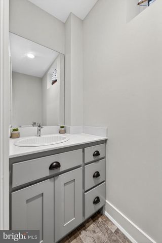 683 GRAVELLY HOLLOW RD, Medford, NJ 08055