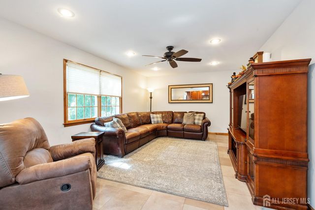 12 Ellingham Avenue, Monroe, NJ 08831