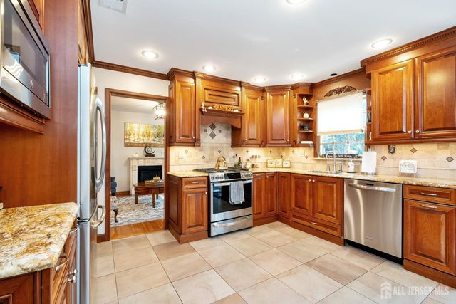 12 Ellingham Avenue, Monroe, NJ 08831