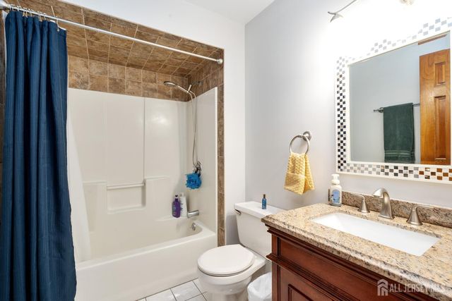 12 Ellingham Avenue, Monroe, NJ 08831