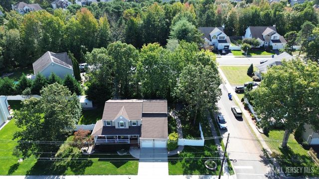 12 Ellingham Avenue, Monroe, NJ 08831