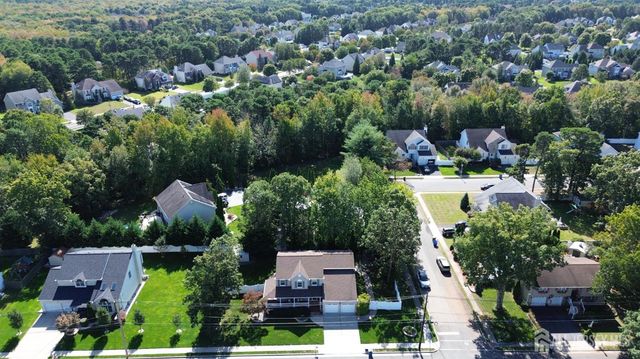 12 Ellingham Avenue, Monroe, NJ 08831